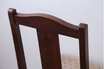 アンティーク家具　イギリスアンティーク　彫刻が美しいオーク材の大ぶりなダイニングチェア2脚セット