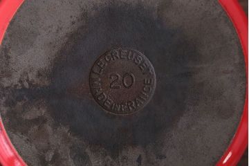 アンティーク雑貨　アンティーク　ル・クルーゼのウッドハンドル鍋3つセット(壁掛け収納棚付き)