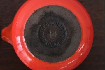 アンティーク雑貨　アンティーク　ル・クルーゼのウッドハンドル鍋3つセット(壁掛け収納棚付き)