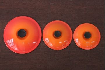 アンティーク雑貨　アンティーク　ル・クルーゼのウッドハンドル鍋3つセット(壁掛け収納棚付き)