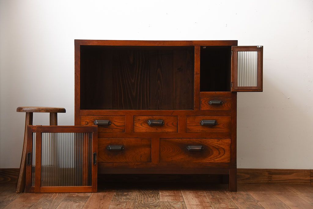 アンティーク家具　アンティーク　モールガラス入り!古い木製の脚付き引き戸収納棚