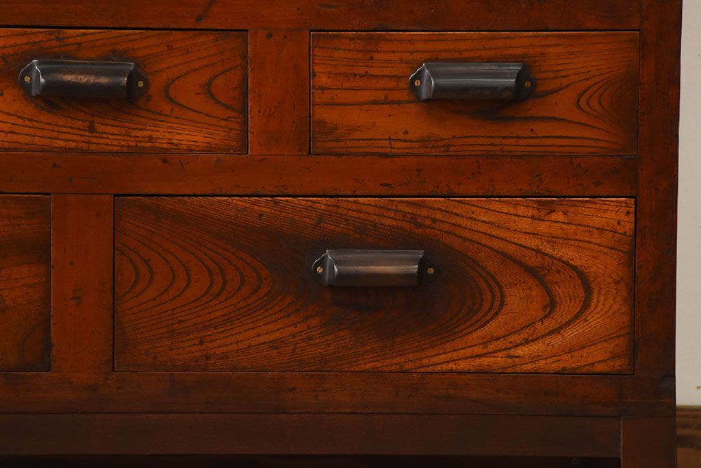 アンティーク家具　アンティーク　モールガラス入り!古い木製の脚付き引き戸収納棚