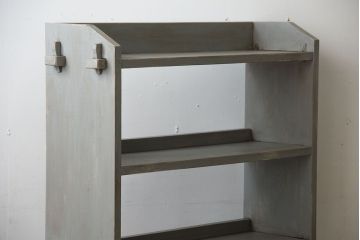 アンティーク家具 アンティークペイント シャビーでおしゃれな楔式本棚