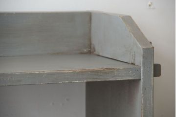 アンティーク家具 アンティークペイント シャビーでおしゃれな楔式本棚