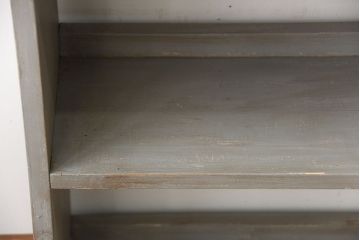 アンティーク家具 アンティークペイント シャビーでおしゃれな楔式本棚