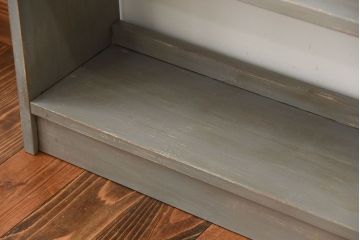 アンティーク家具 アンティークペイント シャビーでおしゃれな楔式本棚