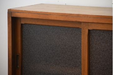 レトロ家具　昭和レトロ　ダイヤガラスとモールガラス入り!アンティーク脚付き収納棚