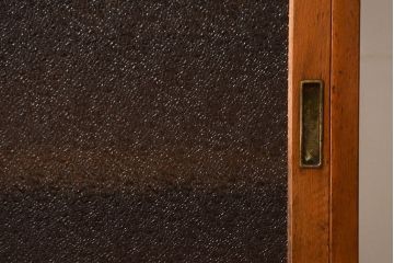 レトロ家具　昭和レトロ　ダイヤガラスとモールガラス入り!アンティーク脚付き収納棚