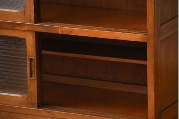 レトロ家具　昭和レトロ　ダイヤガラスとモールガラス入り!アンティーク脚付き収納棚