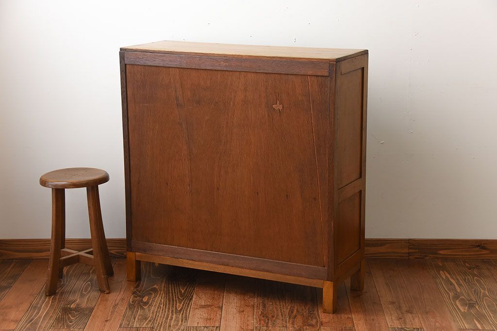 レトロ家具　昭和レトロ　ダイヤガラスとモールガラス入り!アンティーク脚付き収納棚