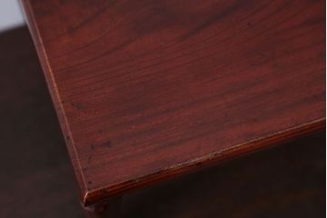 アンティーク雑貨　古民具・骨董　総欅材の漆が美しい花台ととても小さな桑材の花台のセット