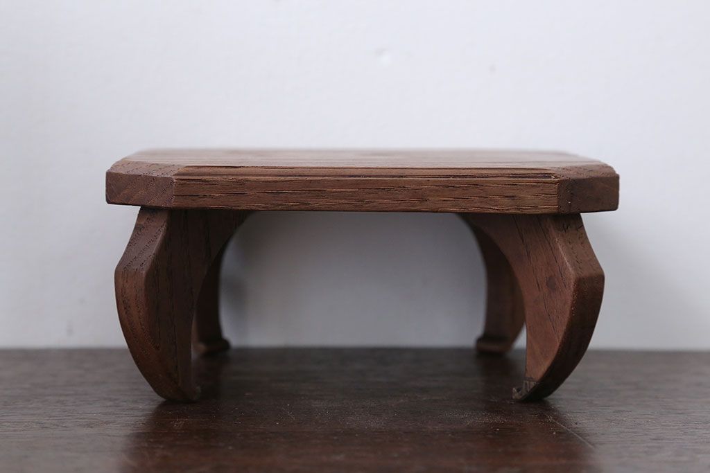 アンティーク雑貨　古民具・骨董　総欅材の漆が美しい花台ととても小さな桑材の花台のセット