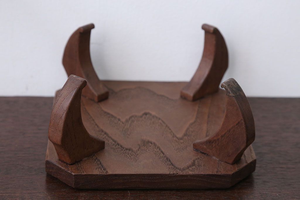 アンティーク雑貨　古民具・骨董　総欅材の漆が美しい花台ととても小さな桑材の花台のセット