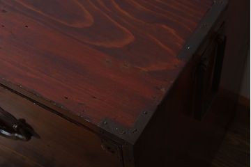 アンティーク家具　古民具・骨董　前面栗材!桜の金具がかわいいアンティーク米沢箪笥ローボード(2)