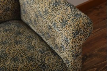 アンティーク家具　和製アンティーク　古い洋館の大きな3人掛けソファ
