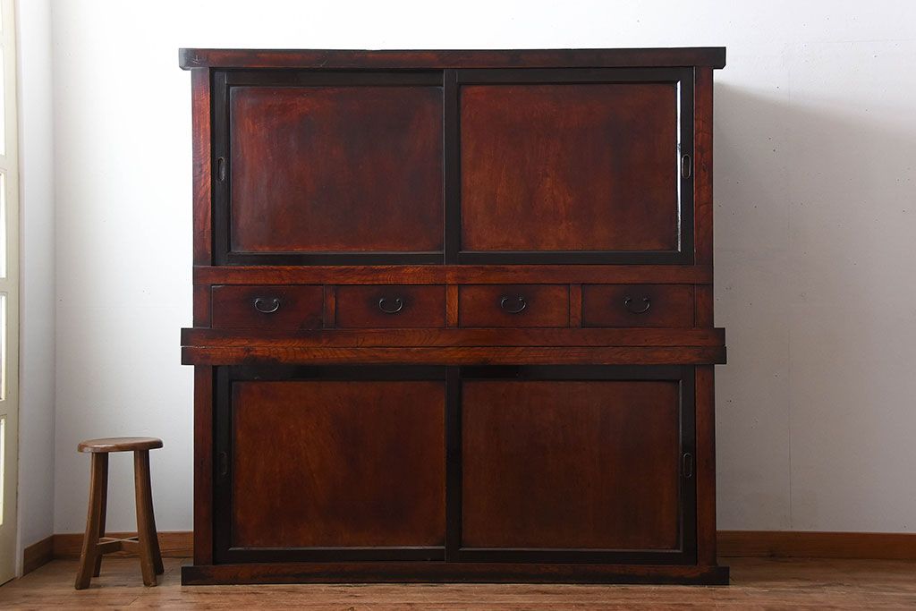 アンティーク家具　古民具・骨董　前面欅材!米沢地方の味わい深い水屋箪笥