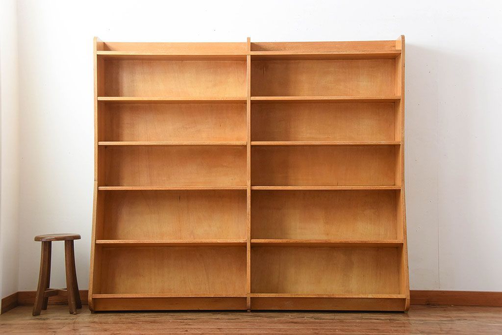レトロ家具　昭和レトロ　厚手の古いナラ材が使用された大きな本棚(2)