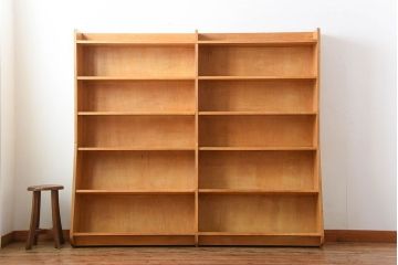 レトロ家具　昭和レトロ　厚手の古いナラ材が使用された大きな本棚(2)