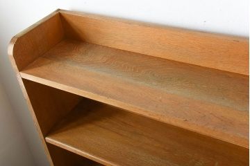 レトロ家具　昭和レトロ　厚手の古いナラ材が使用された大きな本棚(2)