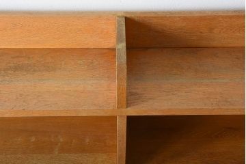 レトロ家具　昭和レトロ　厚手の古いナラ材が使用された大きな本棚(2)