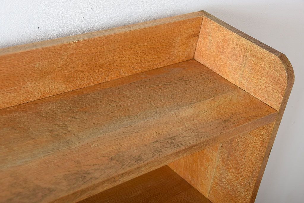 レトロ家具　昭和レトロ　厚手の古いナラ材が使用された大きな本棚(2)