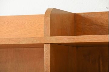 レトロ家具　昭和レトロ　厚手の古いナラ材が使用された大きな本棚(2)