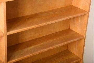 レトロ家具　昭和レトロ　厚手の古いナラ材が使用された大きな本棚(2)