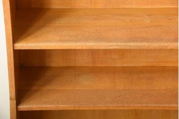 レトロ家具　昭和レトロ　厚手の古いナラ材が使用された大きな本棚(2)