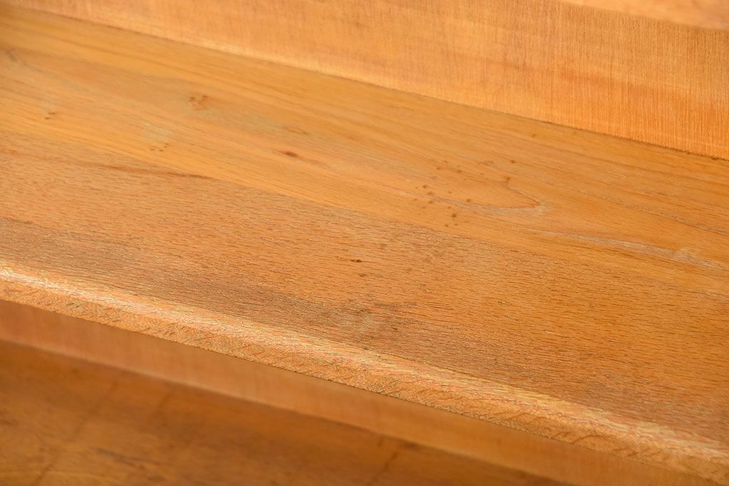 レトロ家具　昭和レトロ　厚手の古いナラ材が使用された大きな本棚(2)