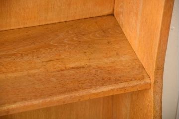 レトロ家具　昭和レトロ　厚手の古いナラ材が使用された大きな本棚(2)