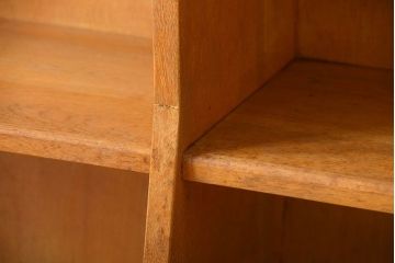 レトロ家具　昭和レトロ　厚手の古いナラ材が使用された大きな本棚(2)