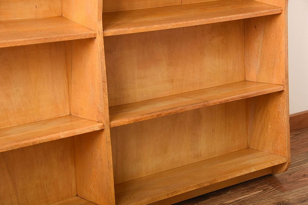 レトロ家具　昭和レトロ　厚手の古いナラ材が使用された大きな本棚(2)