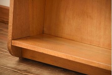 レトロ家具　昭和レトロ　厚手の古いナラ材が使用された大きな本棚(2)
