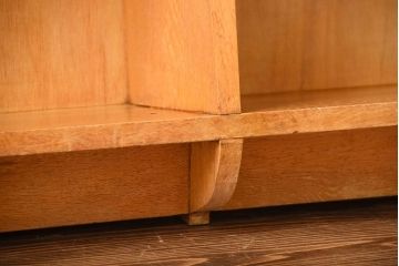 レトロ家具　昭和レトロ　厚手の古いナラ材が使用された大きな本棚(2)