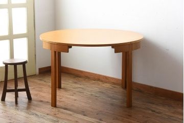 中古　天童木工　ナラ材のラウンドダイニングテーブル