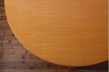 中古　天童木工　ナラ材のラウンドダイニングテーブル