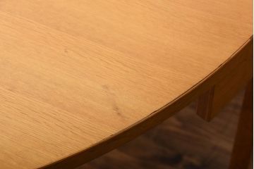 中古　天童木工　ナラ材のラウンドダイニングテーブル