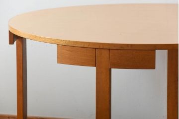 中古　天童木工　ナラ材のラウンドダイニングテーブル