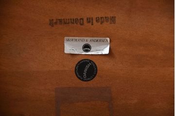 ヴィンテージ家具　北欧ビンテージ　デンマークSkovmand & Andersen社製　チーク材のラウンドダイニングテーブル