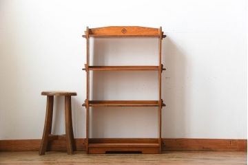 アンティーク家具　アンティーク　小振りな古い木製の楔式本棚