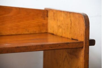 アンティーク家具　アンティーク　小振りな古い木製の楔式本棚