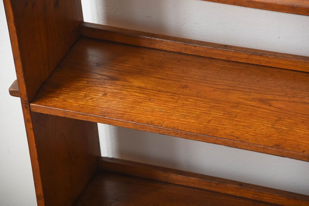 アンティーク家具　アンティーク　小振りな古い木製の楔式本棚