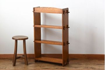 アンティーク家具　アンティーク　小振りな古い木製の楔式本棚