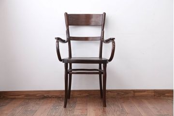 アンティーク家具　イギリスアンティーク　古い木製のおしゃれなベントウッドアームチェア