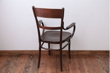 アンティーク家具　イギリスアンティーク　古い木製のおしゃれなベントウッドアームチェア