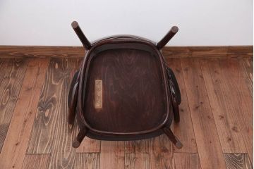 アンティーク家具　イギリスアンティーク　古い木製のおしゃれなベントウッドアームチェア