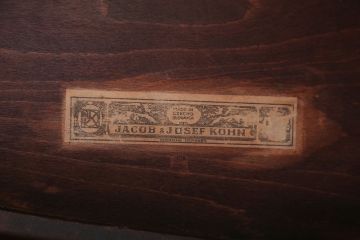 アンティーク家具　イギリスアンティーク　古い木製のおしゃれなベントウッドアームチェア