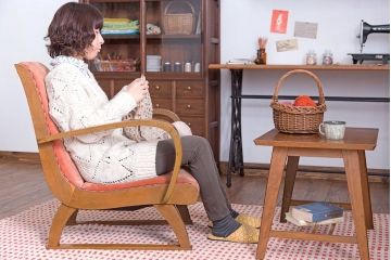 アンティーク家具　和製アンティーク　古い木製のシンプルなセンターテーブル