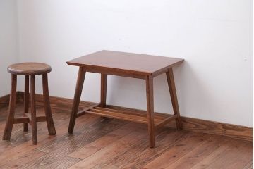 アンティーク家具　和製アンティーク　古い木製のシンプルなセンターテーブル