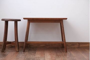 アンティーク家具　和製アンティーク　古い木製のシンプルなセンターテーブル